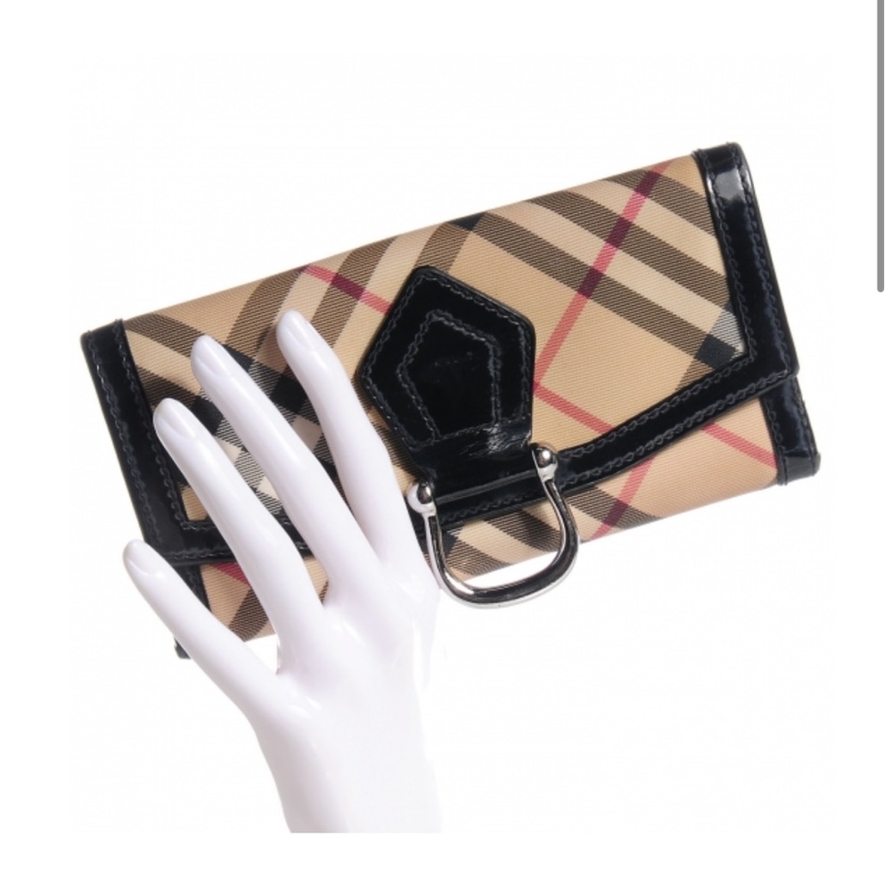 New! Burberry Nova Check and Patent wallet